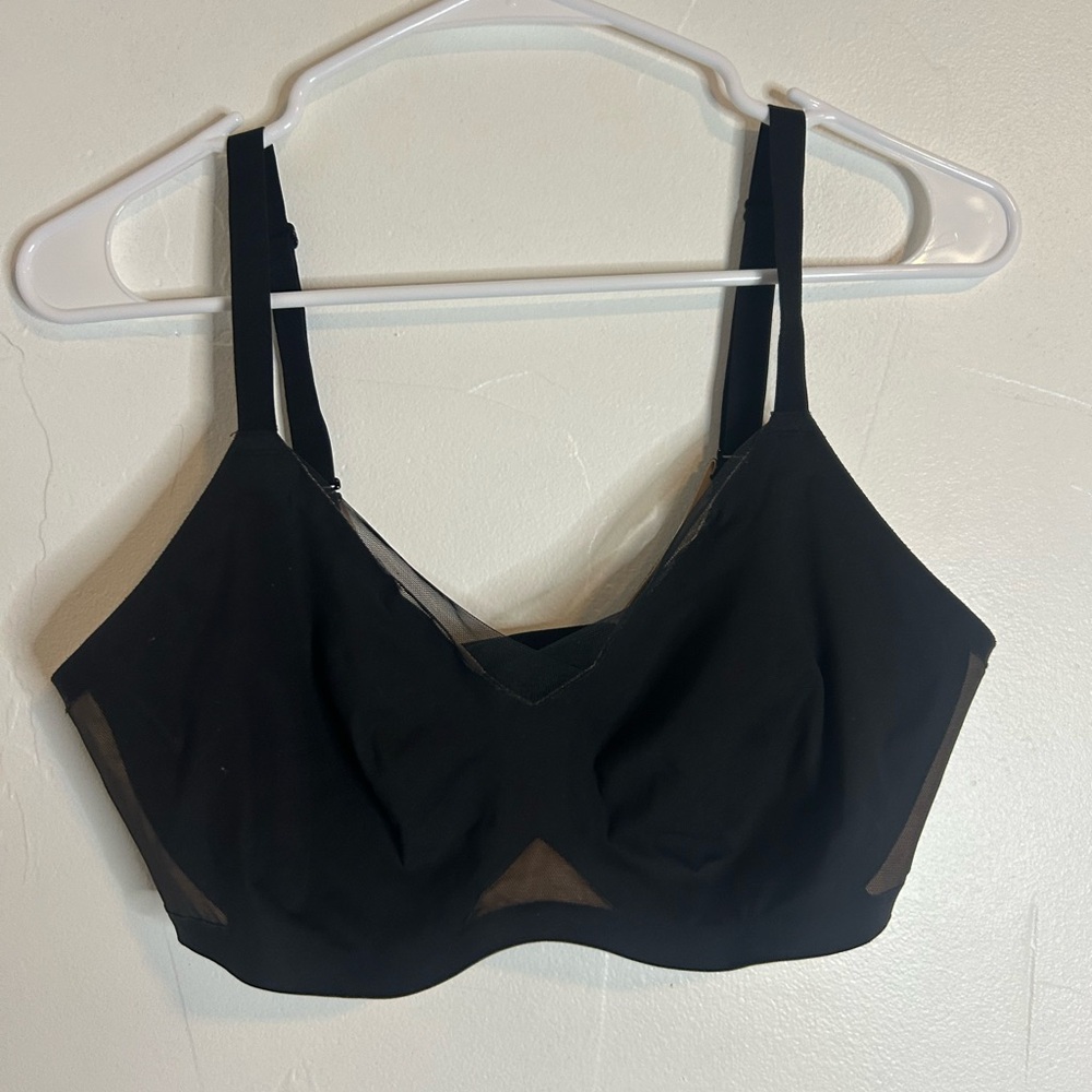 Honeylove Crossover Wireless Bra Runway